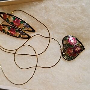 Vintage (1980's) Beautiful gold tone Closinne Pendant & Earrings Set